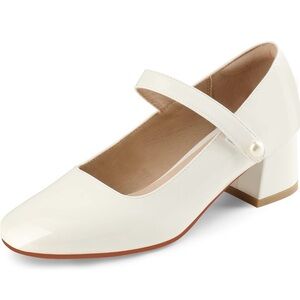 NEW Mary Jane shoes with chunky heel.